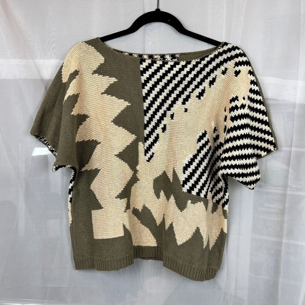 Women's Scoop Neck Patterned Knit Sweater in Olive & Cream